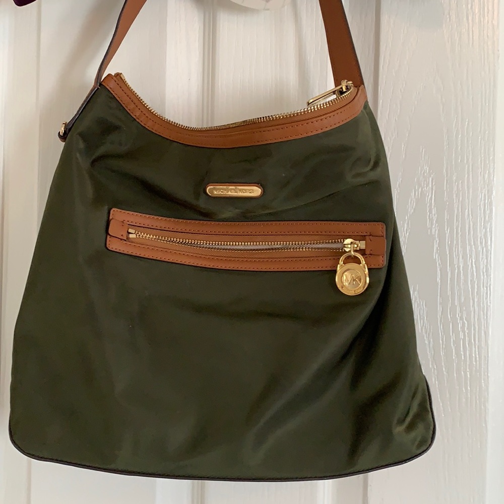Micheal Kors Hunter Green Purse